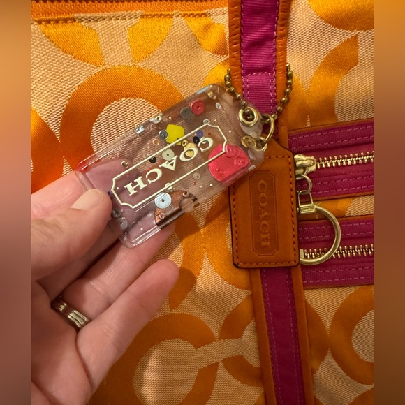 Coach - Orange Poppy Tote - Optic C Print - EUC With two Hangtags - CLEAN - Picture 4 of 14